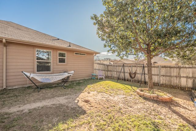1124 Forest Glen Drive, Azle, TX 76020