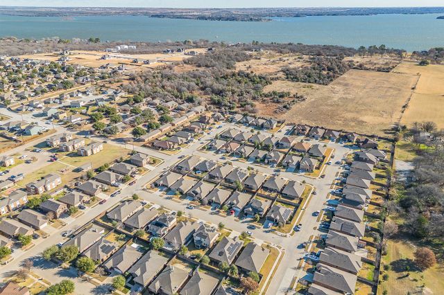 1124 Forest Glen Drive, Azle, TX 76020