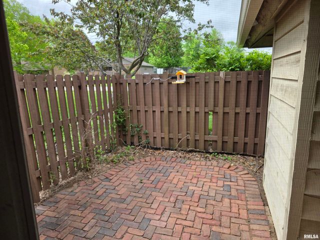 9 CHRISENDALE Lane, Washington, IL 61571