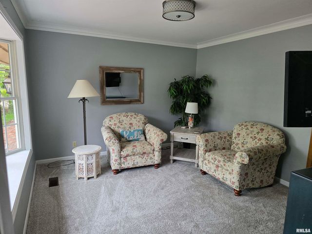 9 CHRISENDALE Lane, Washington, IL 61571