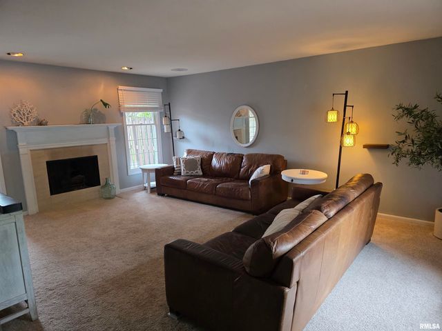 9 CHRISENDALE Lane, Washington, IL 61571