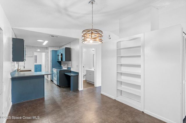 500 Aviation Avenue NE, Palm Bay, FL 32907