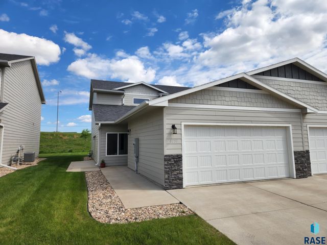 6157 S Alki Pl Place, Sioux Falls, SD 57108