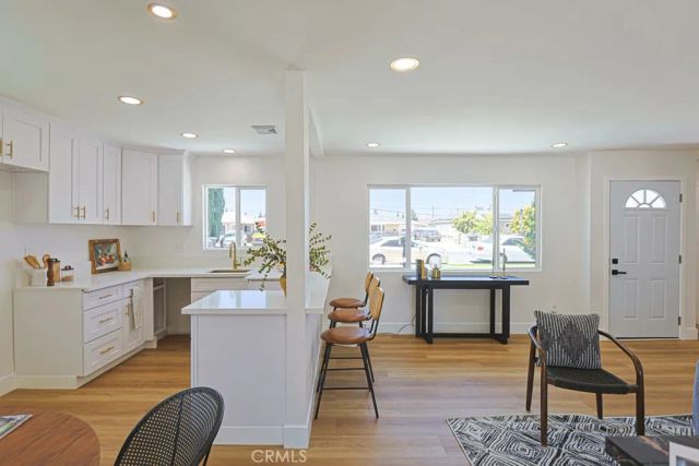 11842 Santa Rosalia, Stanton, CA 90680