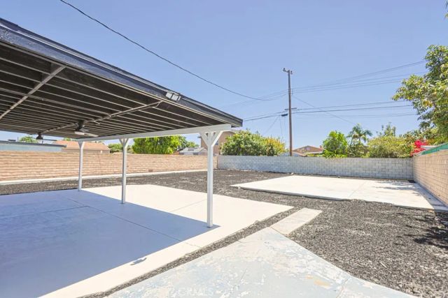 11842 Santa Rosalia, Stanton, CA 90680