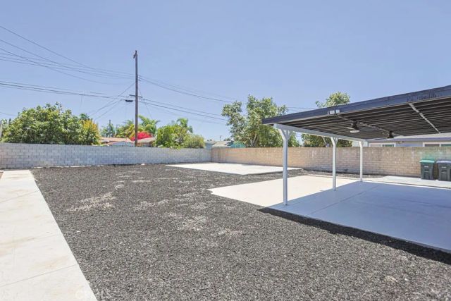11842 Santa Rosalia, Stanton, CA 90680