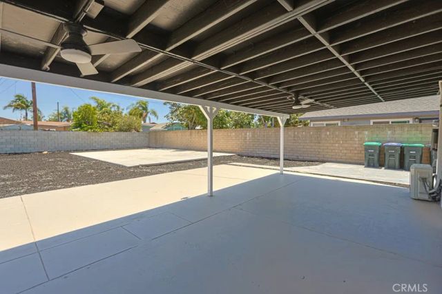 11842 Santa Rosalia, Stanton, CA 90680