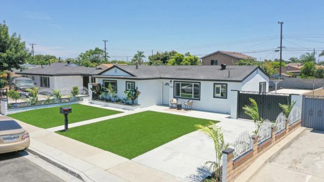 11842 Santa Rosalia, Stanton, CA 90680