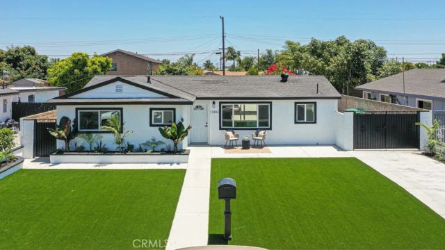 11842 Santa Rosalia, Stanton, CA 90680