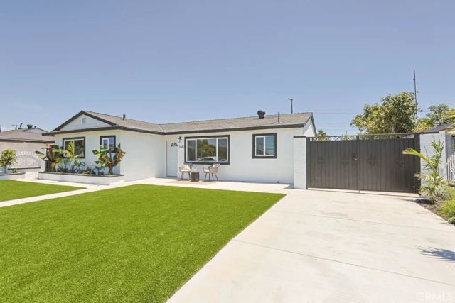 11842 Santa Rosalia, Stanton, CA 90680