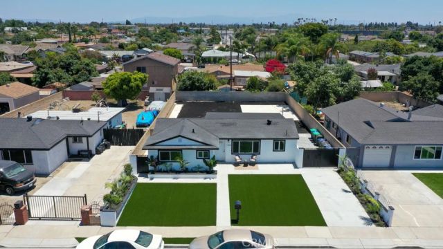 11842 Santa Rosalia, Stanton, CA 90680