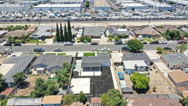 11842 Santa Rosalia, Stanton, CA 90680