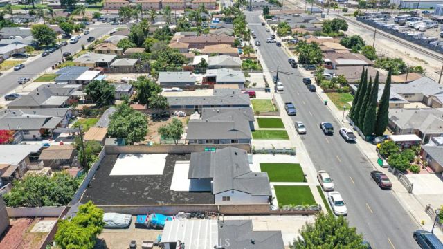 11842 Santa Rosalia, Stanton, CA 90680