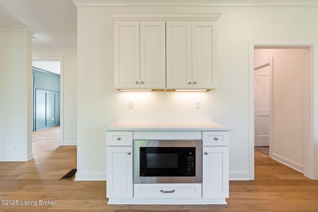 6712 Hypoint Ridge Rd, Crestwood, KY 40014