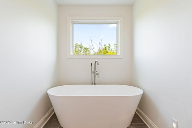 6712 Hypoint Ridge Rd, Crestwood, KY 40014