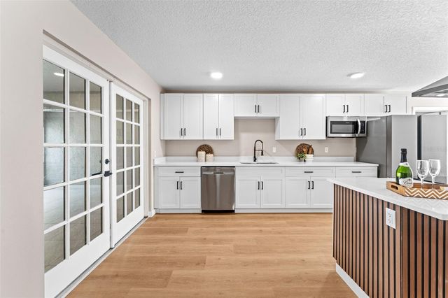 5521 OAK STREET, Mount Dora, FL 32757