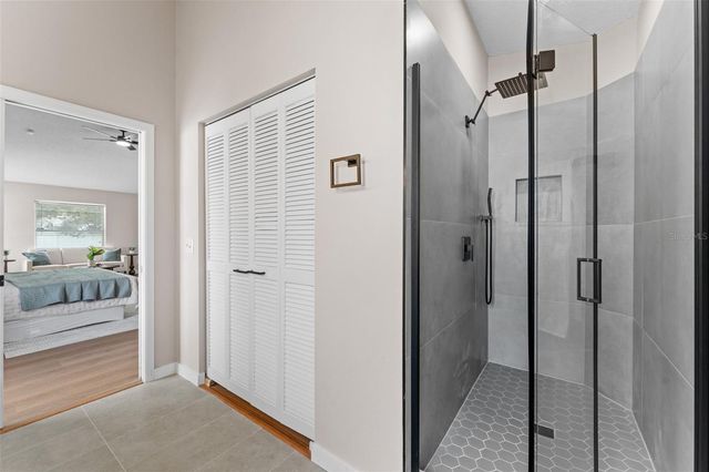 5521 OAK STREET, Mount Dora, FL 32757