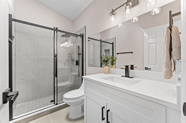 5521 OAK STREET, Mount Dora, FL 32757