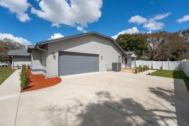 5521 OAK STREET, Mount Dora, FL 32757