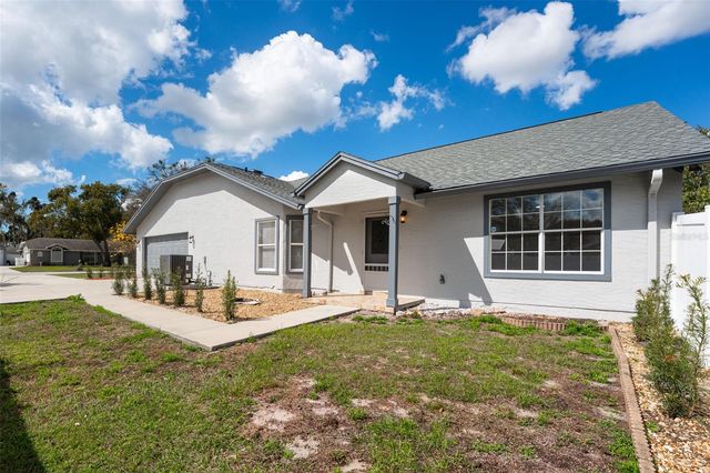 5521 OAK STREET, Mount Dora, FL 32757