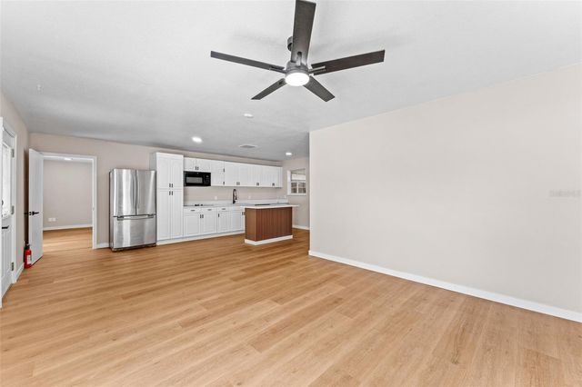 5521 OAK STREET, Mount Dora, FL 32757