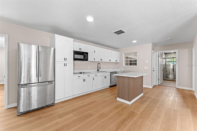 5521 OAK STREET, Mount Dora, FL 32757