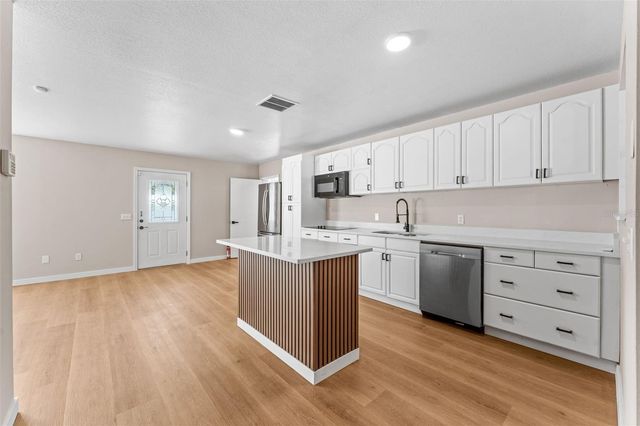 5521 OAK STREET, Mount Dora, FL 32757