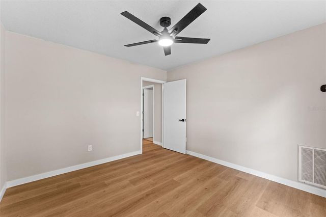 5521 OAK STREET, Mount Dora, FL 32757