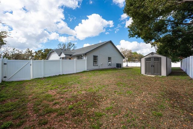 5521 OAK STREET, Mount Dora, FL 32757