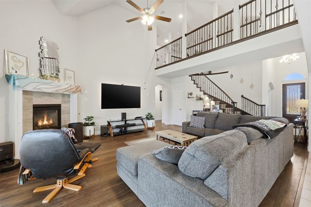 418 Crestview Drive, Midlothian, TX 76065