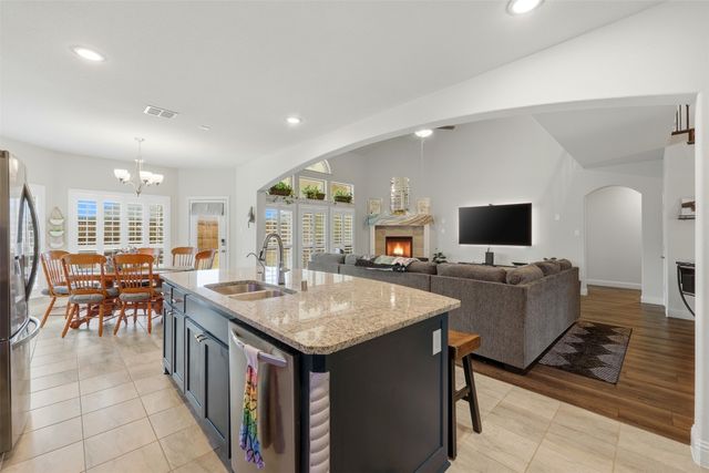 418 Crestview Drive, Midlothian, TX 76065