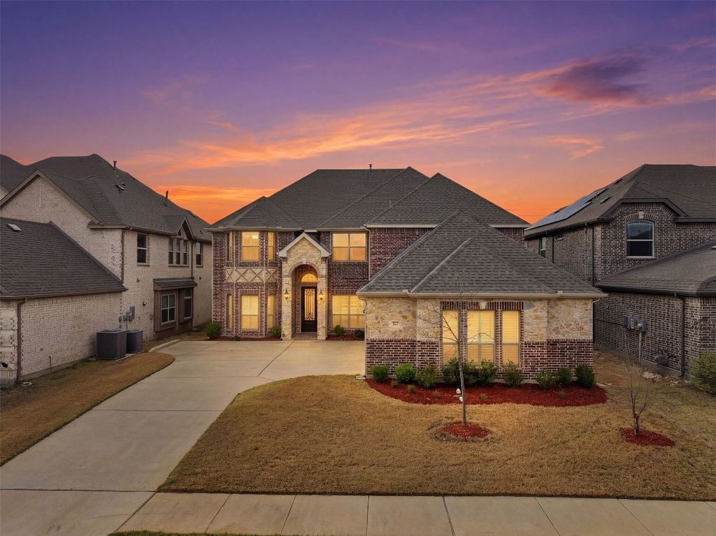 418 Crestview Drive, Midlothian, TX 76065