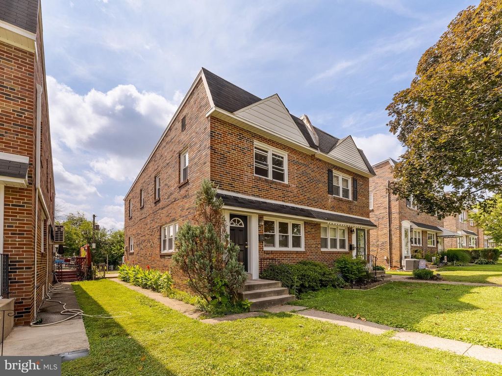 814 HAMILTON ST, Norristown, PA 19401