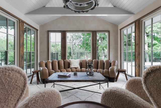 506 Konstanty CIR, West Lake Hills, TX 78746