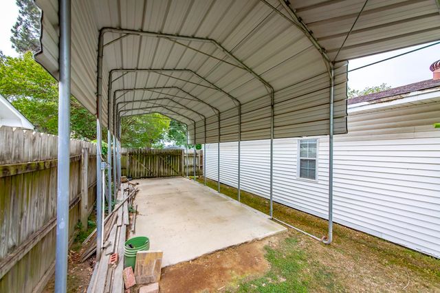 1003 E Homan, England, AR 72046