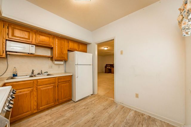 1003 E Homan, England, AR 72046