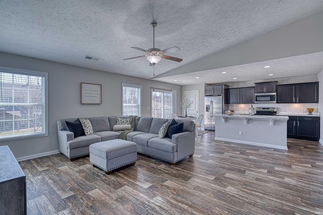 4948 Live Oak Court, Newburgh, IN 47630