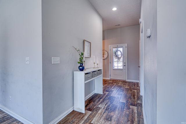 4948 Live Oak Court, Newburgh, IN 47630