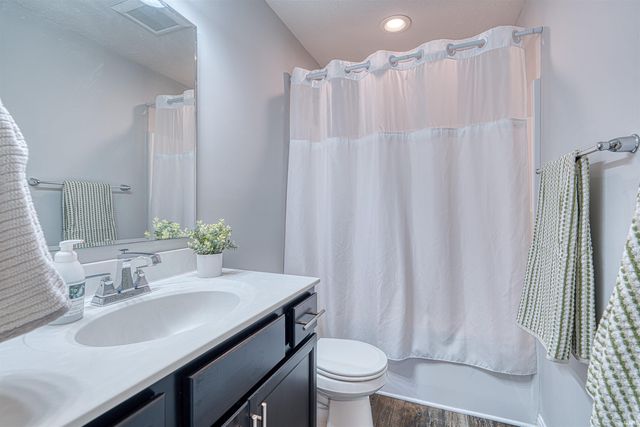 4948 Live Oak Court, Newburgh, IN 47630