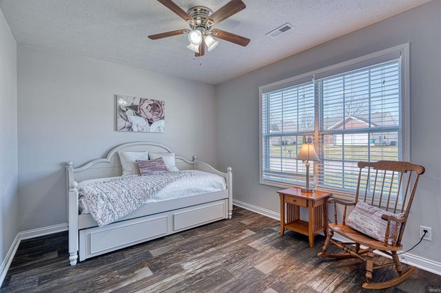 4948 Live Oak Court, Newburgh, IN 47630