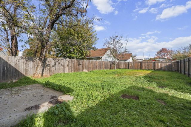 1621-1623 Magnolia Avenue, Redding, CA 96001