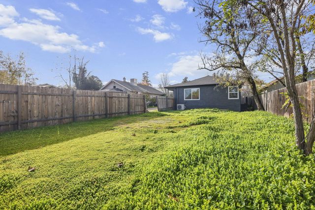 1621-1623 Magnolia Avenue, Redding, CA 96001