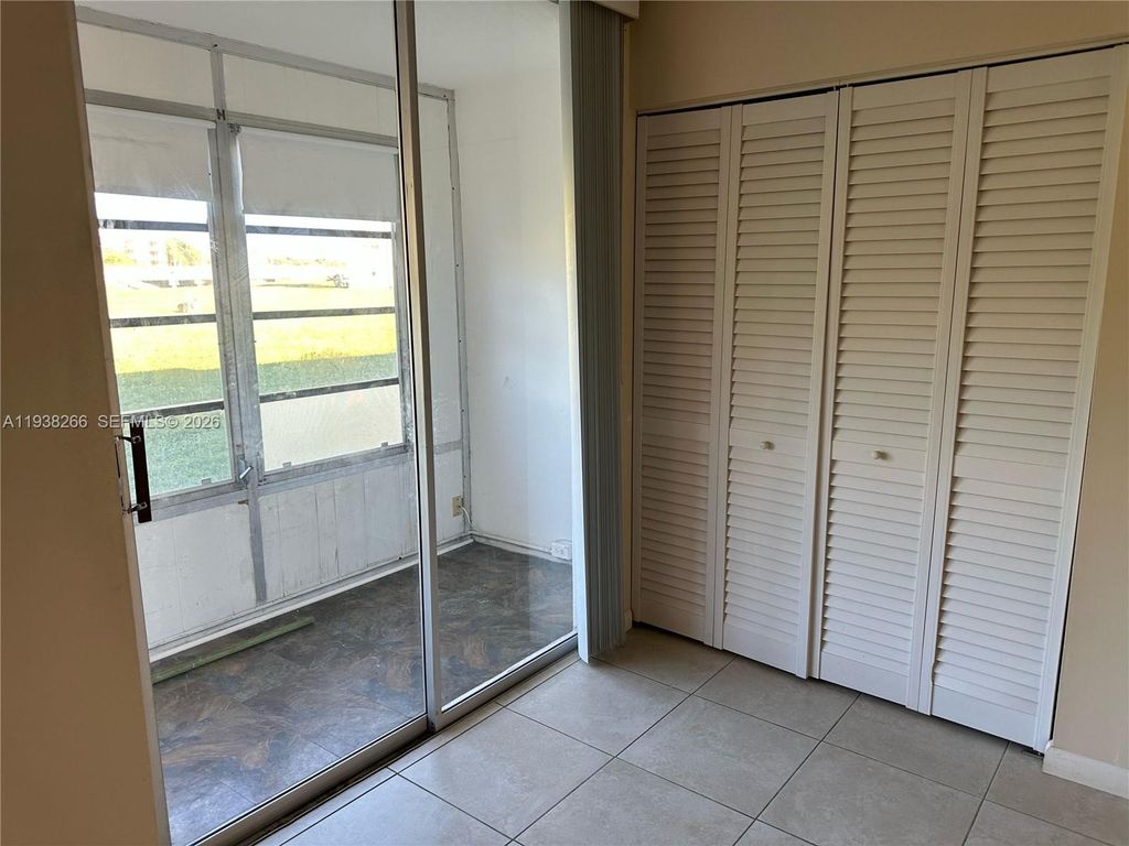 8851 Sunrise Lakes Blvd 112, Sunrise, FL 33322