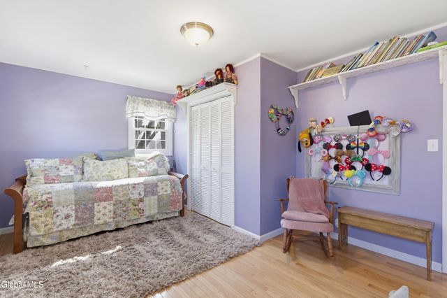 26 Sussex Way, Niskayuna, NY 12309