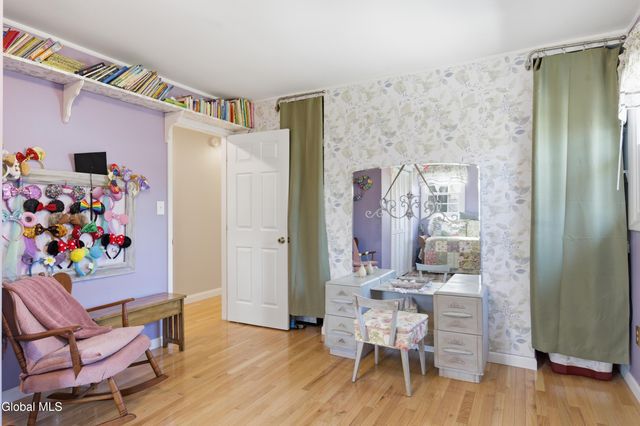 26 Sussex Way, Niskayuna, NY 12309