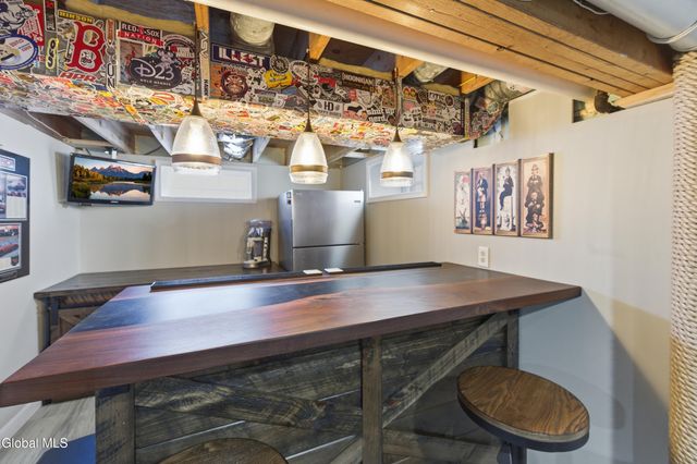 26 Sussex Way, Niskayuna, NY 12309