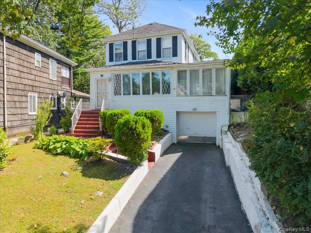 195-12 McLaughlin Avenue, Holliswood, NY 11423 — photo 2