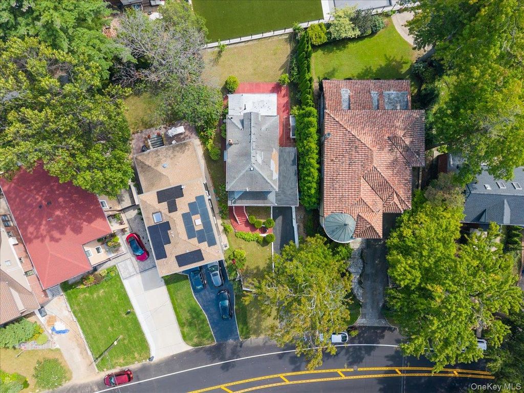 195-12 McLaughlin Avenue, Holliswood, NY 11423 — photo 4
