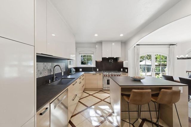 926 Rosewood Avenue, San Carlos, CA 94070