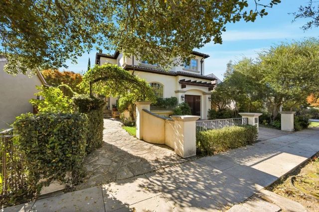 926 Rosewood Avenue, San Carlos, CA 94070